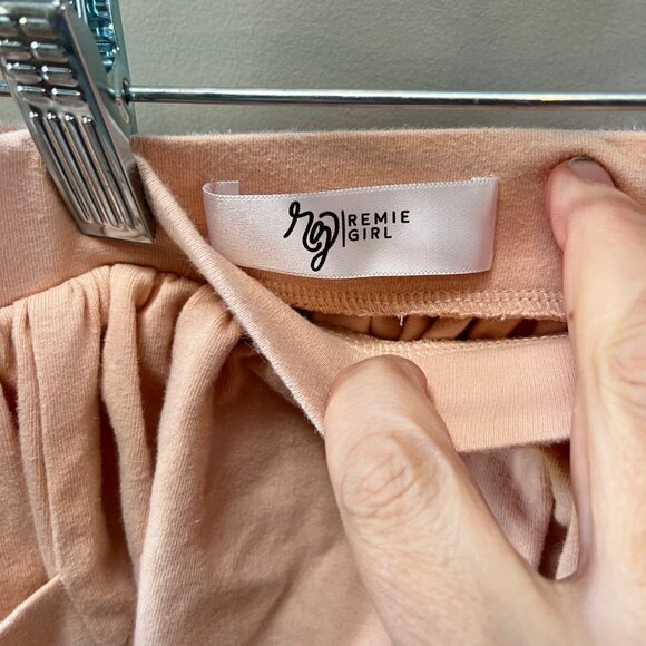 Remie Girl‎ Soft Peach Pocket Skirt Size 4 - Picture 2 of 4